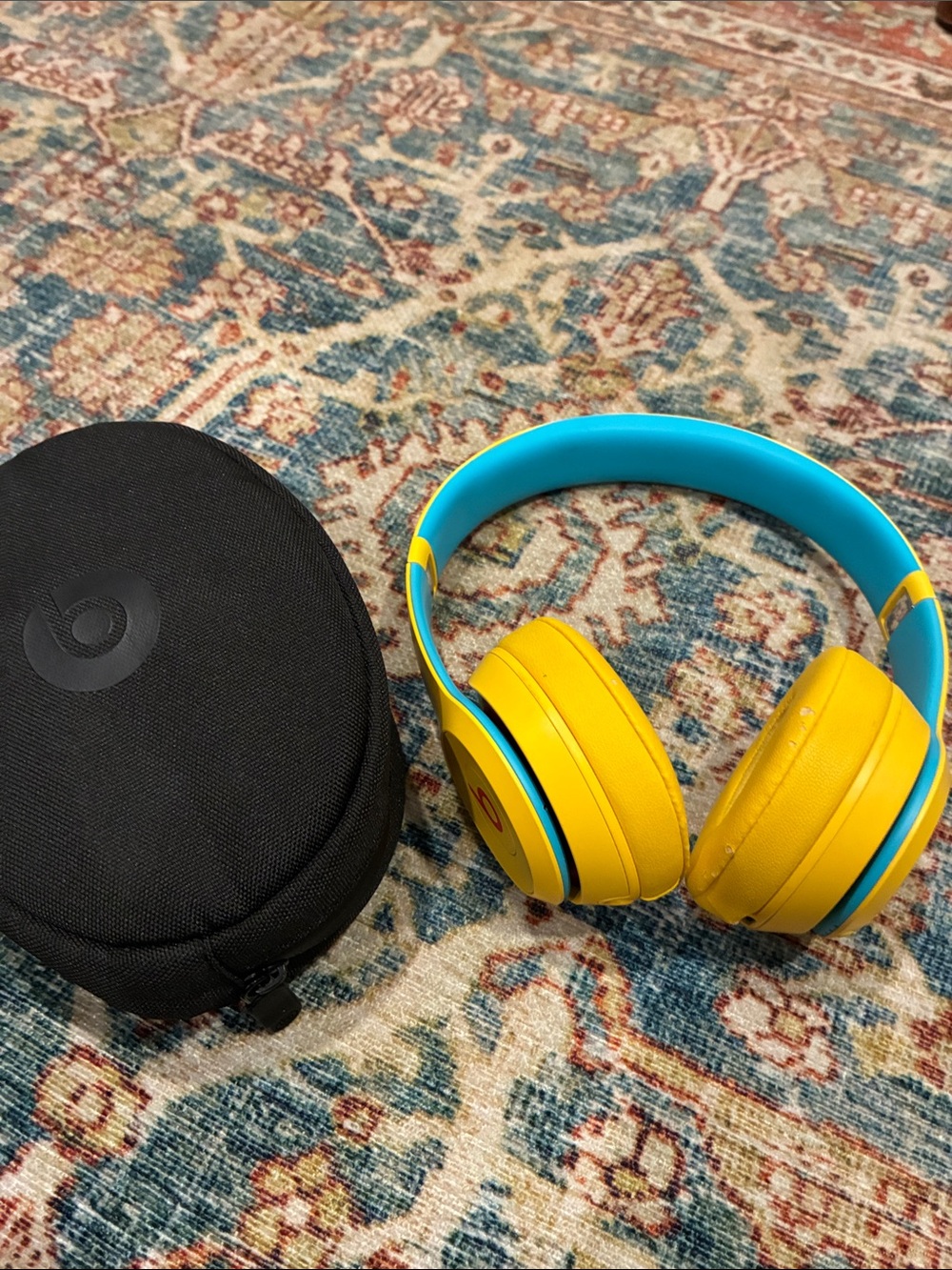 Beats Solo3 Wireless Headphones in Yellow & Blue with Case